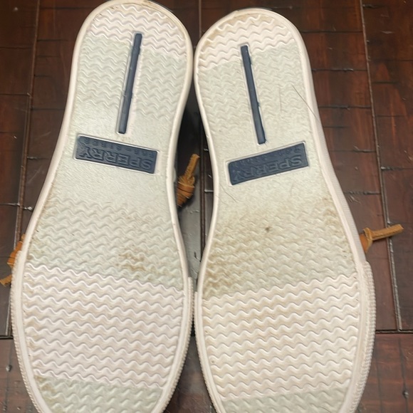 Girls Sperry’s. Grey and white shoes - Picture 3 of 4